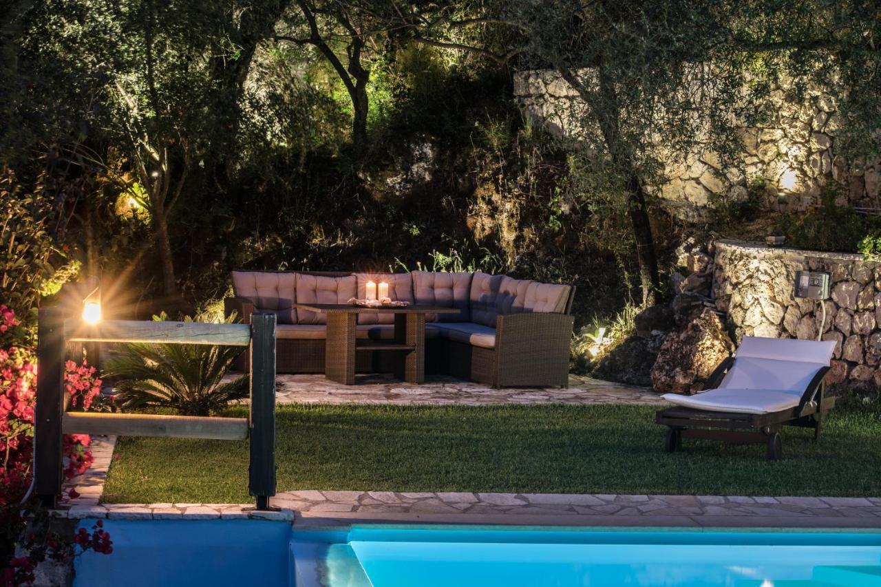 Villa Pasithea - Breathtaking Seaviews, Infinity Pool, Privacy, Close To The Beach Nydri  Exterior photo